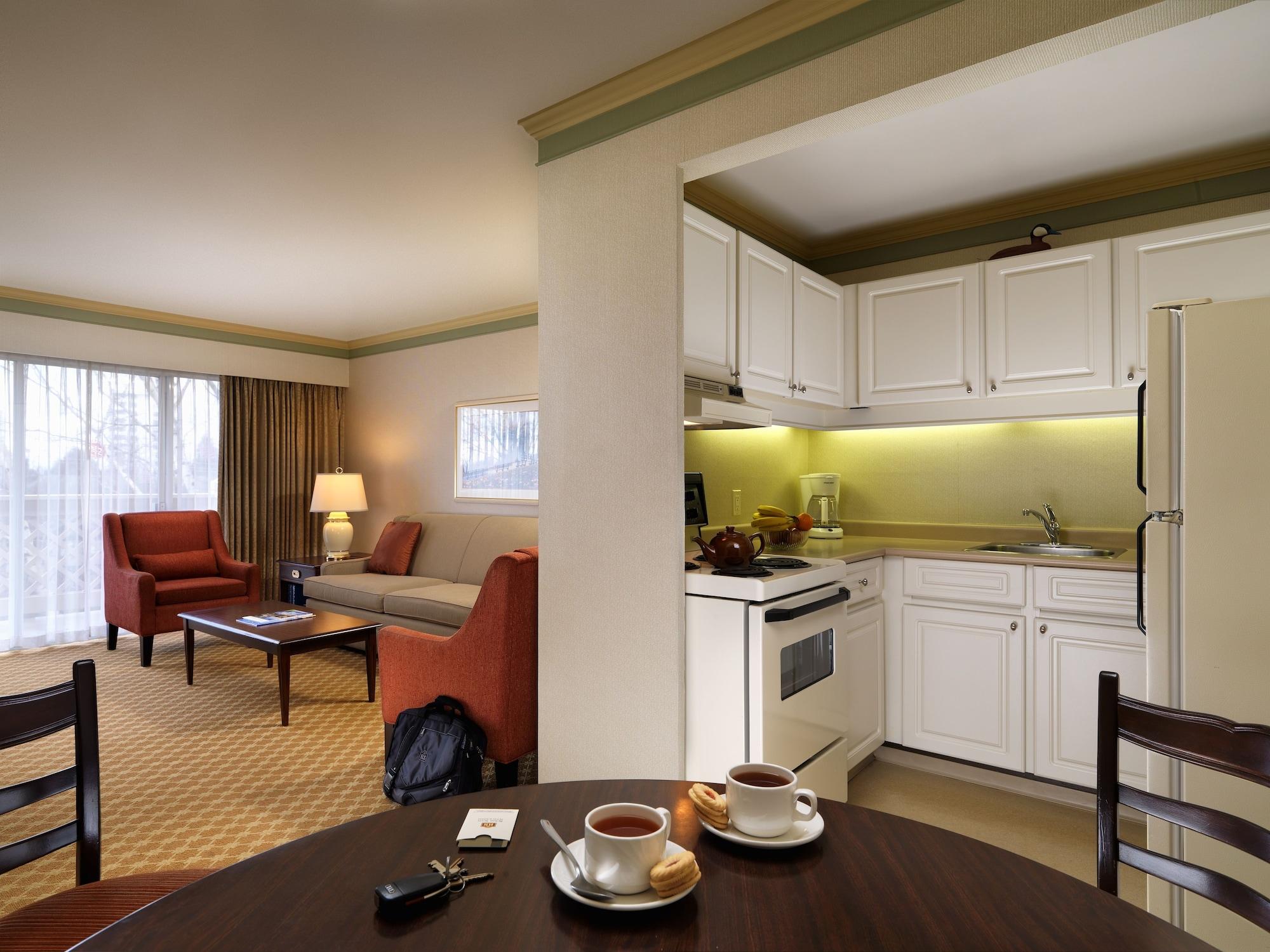 Royal Scot Hotel & Suites Victoria Exteriör bild