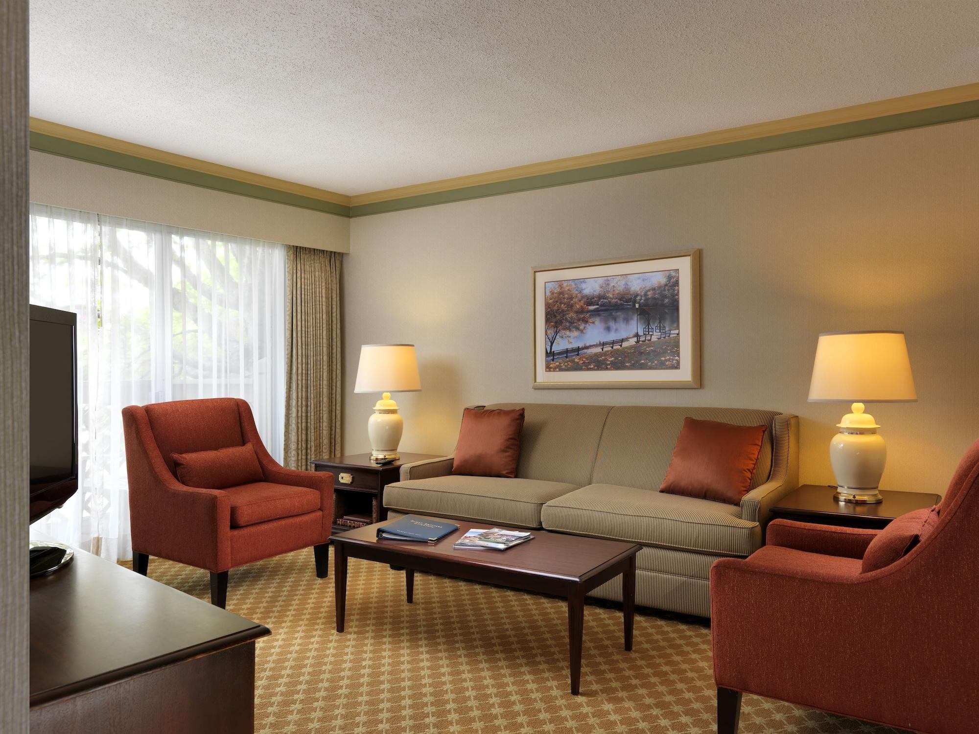 Royal Scot Hotel & Suites Victoria Exteriör bild