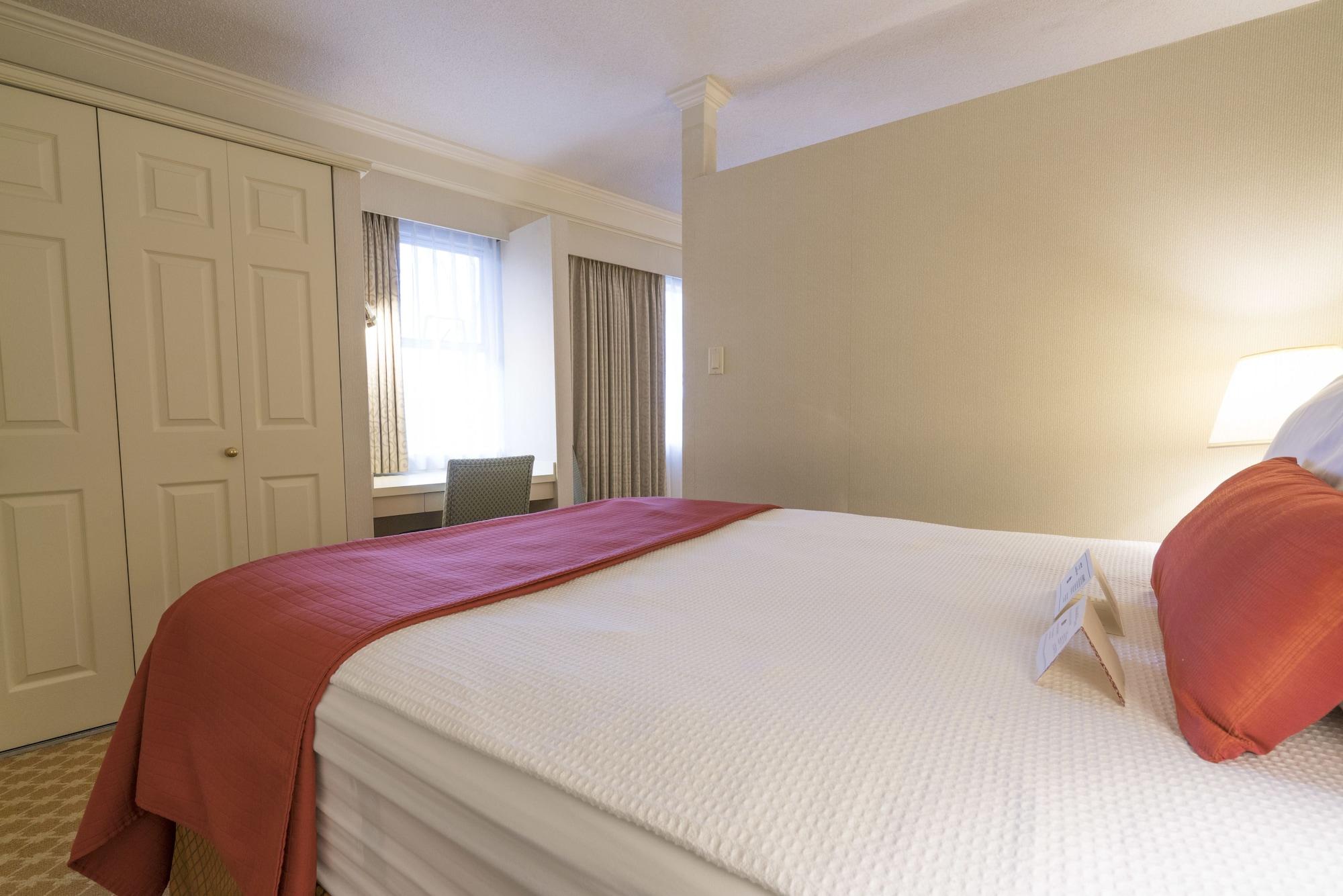 Royal Scot Hotel & Suites Victoria Exteriör bild