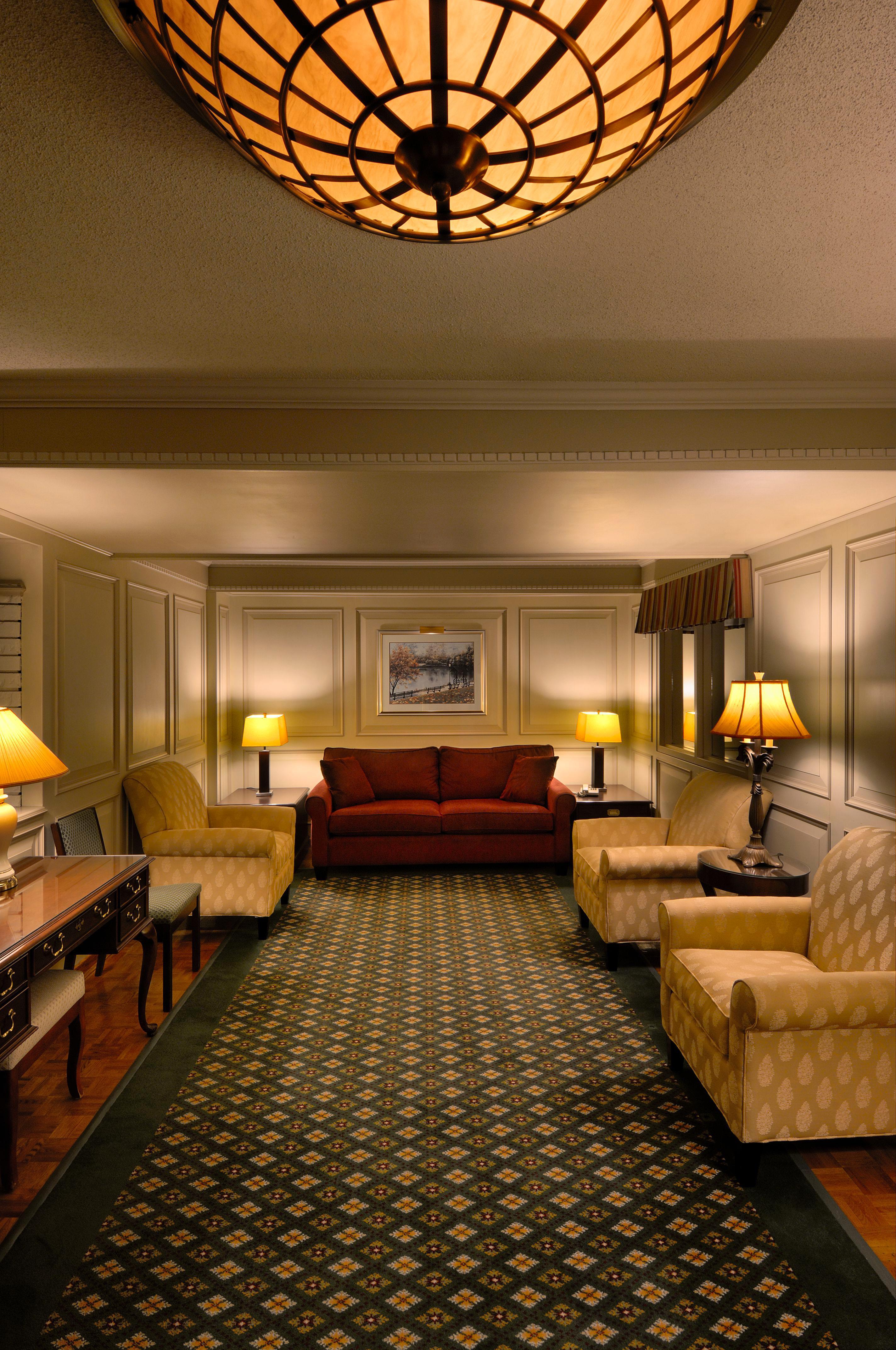 Royal Scot Hotel & Suites Victoria Exteriör bild