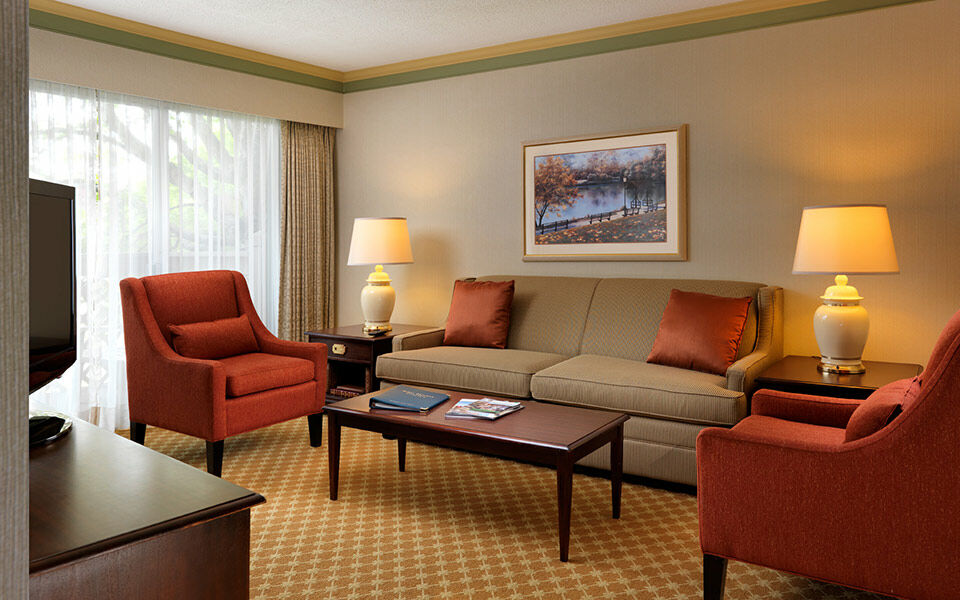 Royal Scot Hotel & Suites Victoria Exteriör bild